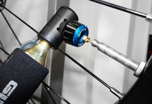 GIYO GC-07 POMPKA CO2 PRESTA AUTO FV/AV + NABÓJ