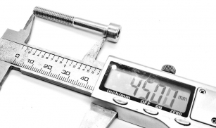 ŚRUBA IMBUSOWA M6x45mm LAMPY PRZÓD DO WIDELCA NIERDZEWNA