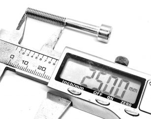 ŚRUBA IMBUSOWA M6x45mm LAMPY PRZÓD DO WIDELCA NIERDZEWNA