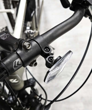 UCHWYT NA ODBLASK PRZÓD NA KIEROWNICĘ 25,2-27,6mm