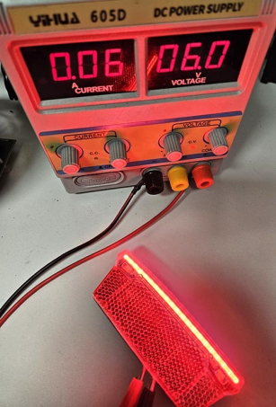 2K JY-555E LAMPKA TYŁ NA BAGAŻNIK CZUJNIK STOP E-BIKE 6,0-54,6V