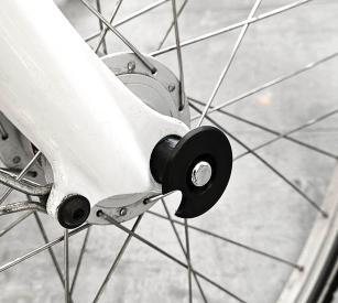 RCBIKE PA-110 OSŁONA NAKRĘTKI KOŁA PRZÓD TYŁ 15mm CZARNA