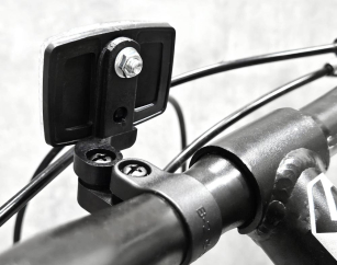 UCHWYT NA ODBLASK PRZÓD NA KIEROWNICĘ 22,2mm