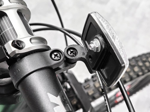 UCHWYT NA ODBLASK PRZÓD NA KIEROWNICĘ 31,8mm