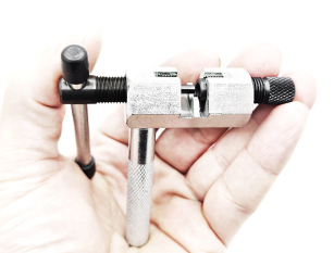 RCBIKE TH-504 SKUWACZ ROZKUWACZ ŁAŃCUCHA Z BLOKADĄ 1-12rz PROTECT+