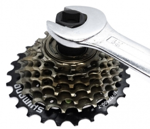 BIKE-HAND YC-122A KLUCZ NA GRZECHOTKĘ ŚCIĄGACZ DO WOLNOBIEGÓW