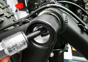 BIKE-HAND YC-216 KLUCZ 14mm I ŚCIĄGACZ KORB NA KWADRAT