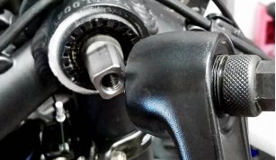 BIKE-HAND YC-216 KLUCZ 14mm I ŚCIĄGACZ KORB NA KWADRAT