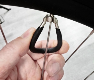 BIKE-HAND YC-1AB-1 KLUCZ DO CENTROWANIA KÓŁ NACIĄGANIA SZPRYCH 3,2mm