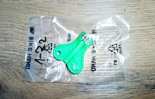 BIKE-HAND YC-1R-2 KLUCZ DO CENTROWANIA KÓŁ NACIĄGANIA SZPRYCH 3,3mm