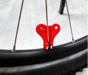 BIKE-HAND YC-1R-3 KLUCZ DO CENTROWANIA KÓŁ NACIĄGANIA SZPRYCH 3,5mm