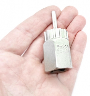 BIKE-HAND YC-126-1A KLUCZ ŚCIĄGACZ DO KASET Z PINEM