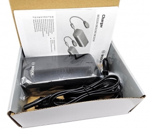 ŁADOWARKA AKUMULATORÓW BOSCH POWERPACK PAWERTUBE 4A