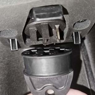 OSŁONA STYKÓW GUMOWA ZAŚLEPKA PINÓW ZŁĄCZA AKUMULATORA