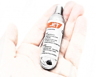 JET NABÓJ CO2 16g Z GWINTEM